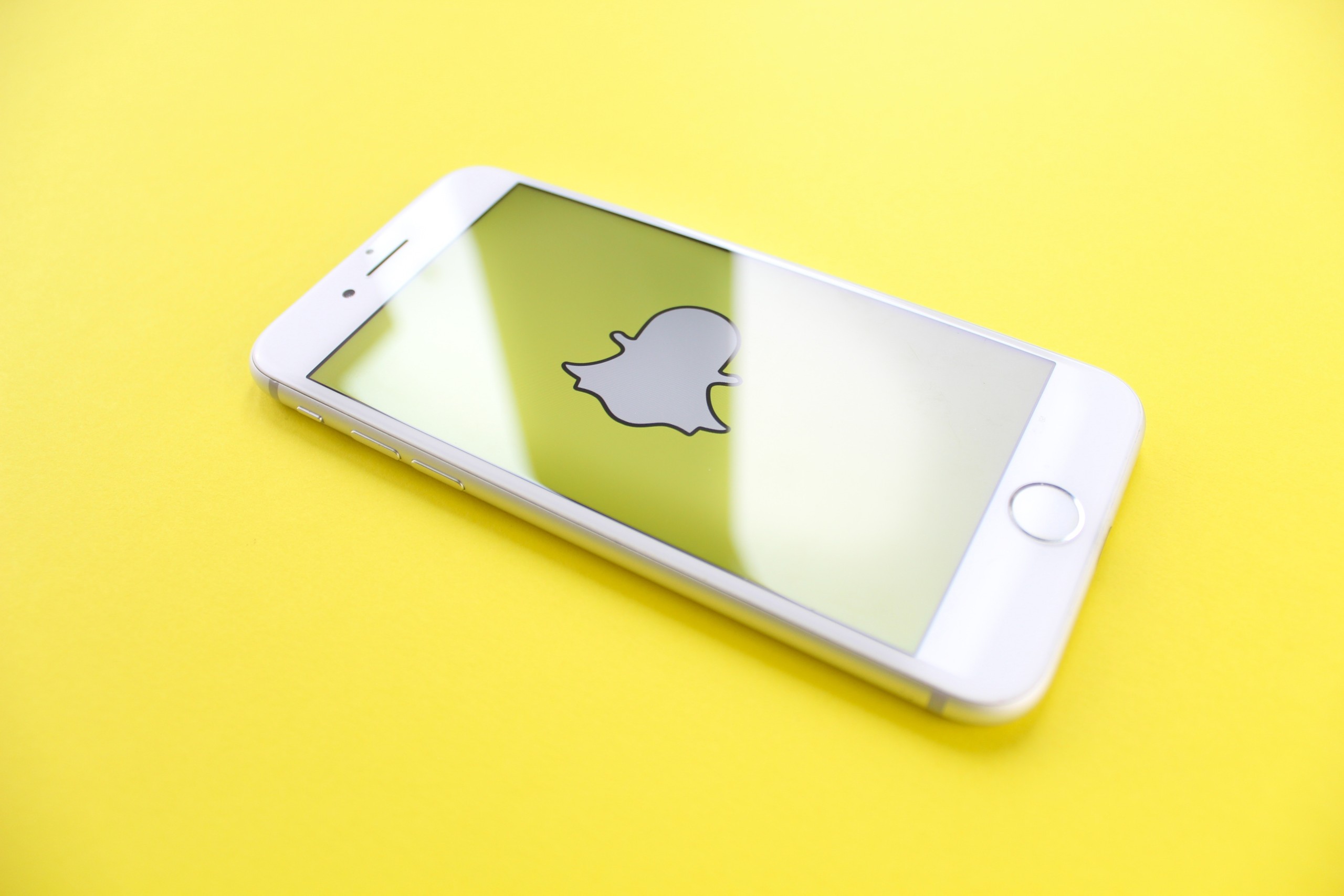 snapchat logo phone